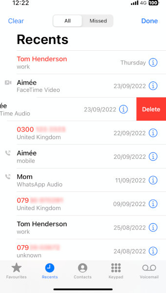 Löschen Sie einen iPhone-Anruflisteneintrag, indem Sie ihn wegwischen.